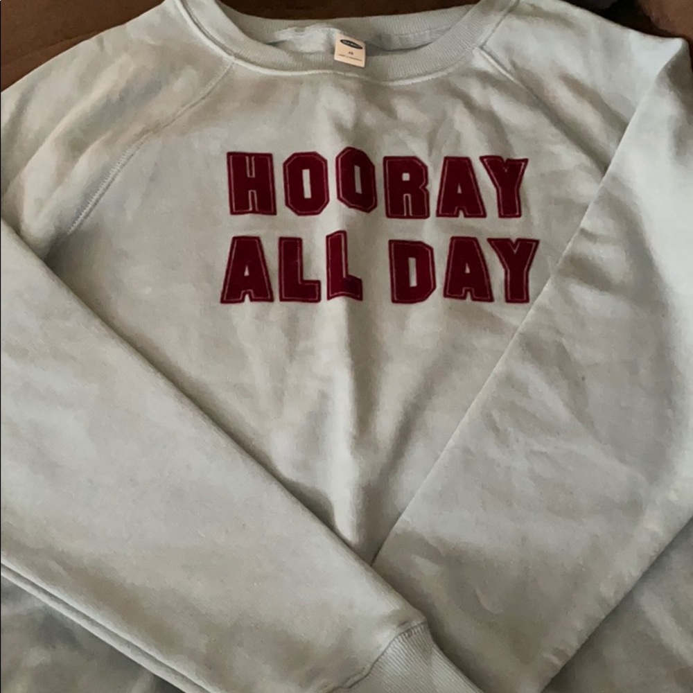 Women’s pullover sweater